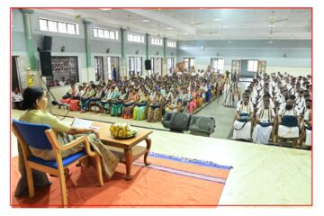 ಧರ್ಮಸ್ಥಳ: ಭಜನಾ ತರಬೇತಿ ಕಮ್ಮಟಡ್ ಉಪನ್ಯಾಸ ಕೊರಿನ ಮಾತೃಶ್ರೀ ಡಾ. ಹೇಮಾವತಿ ವಿ. ಹೆಗ್ಗಡೆರ್ 
