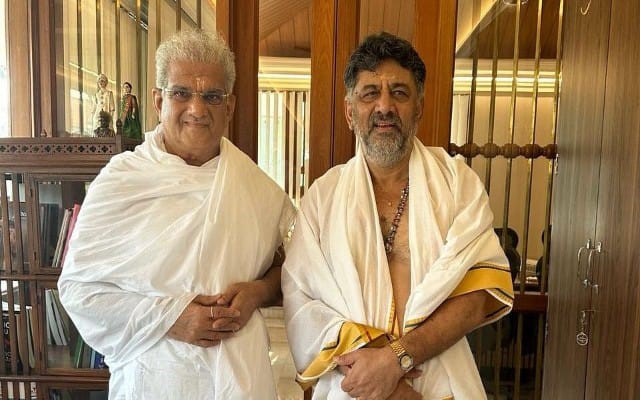 Dharmasthala Dharmadhikari Dr.D.Veerendra Heggade and Deputy Chief Minister DK Shivakumar Dharmasthala Dharmadhikari Dr.D.Veerendra Heggade and Deputy Chief Minister DK Shivakumar