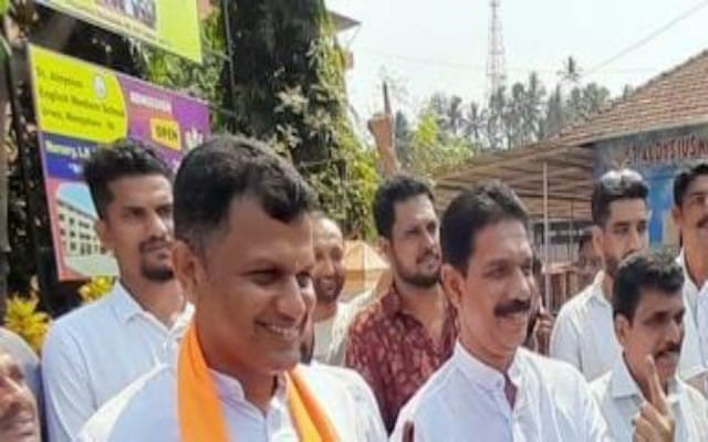 Captain Brijesh Chowta casts his vote