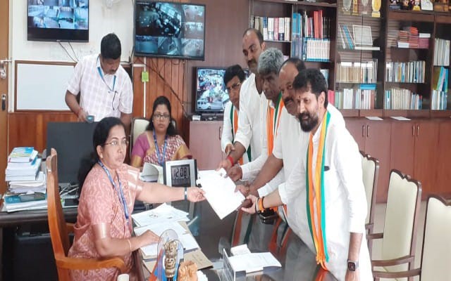 Kota Srinivasa Pujari, the BJP candidate for the Udupi-Chikkamagaluru Lok Sabha constituency, filed his nomination papers on Wednesday.