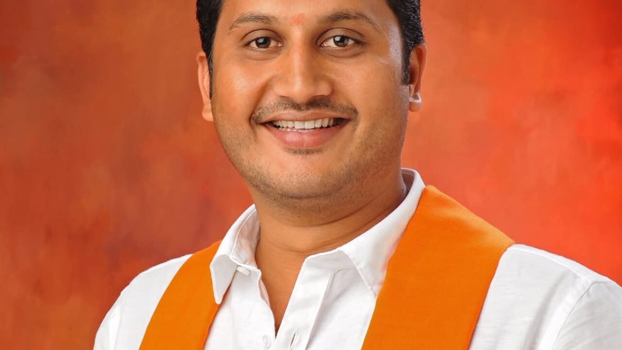 ದೇವೆರೆ ಪಾದ ಸಂದಿನ ಯುವ ನಾಯಕೆ ಉದ್ಯಮಿ ಪ್ರತಿಕ್ ಶೆಟ್ಟಿ ಎಕ್ಕಾರು